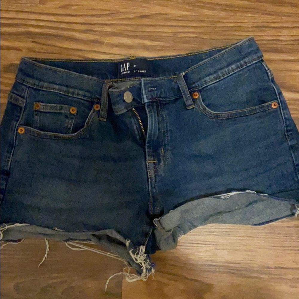 Gap shorts
